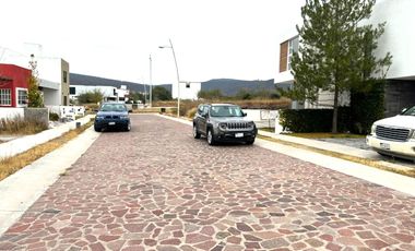 Venta de Terreno habitacional de 180m2 en El Encino Residencial & Golf