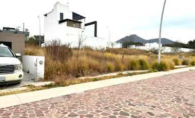 Venta de Terreno habitacional de 180m2 en El Encino Residencial & Golf