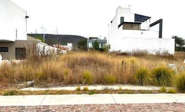 Venta de Terreno habitacional de 180m2 en El Encino Residencial & Golf