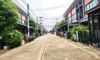 “Best Price! Famous Brand Townhome at Siriplex Nawamin – Prime Location, Convenient Access, Multiple Routes. Well-maintained by the owner