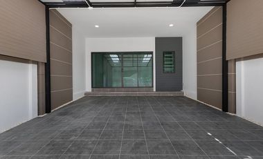 ทาวน์โฮม 2 ชั้น รีโนเวทใหม่ ลิฟวิ่ง เรสซิเดนซ์ รังสิต-ราชพฤกษ์ หน้าบ้านไม่ชนใคร ใกล้ฟิวเจอร์ฯ