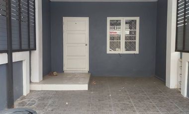 เฟิสโฮม ทาวน์เฮ้าท์ 18ตรว. 2 ห้องนอน 2 ห้องน้ำ รีโนเวตใหม่ ราคาถูก