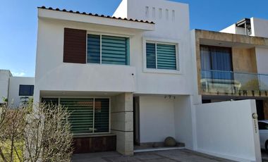 Casa amueblada en renta en Mayorazgo de Arboledas