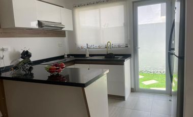 HERMOSA CASA DE VENTA EN SAN ANTONIO DE PICHINCHA!!