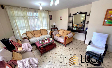 Casa con local comercial y suite en venta, sector norte, Manta, Ecuador