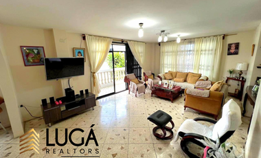 Casa con local comercial y suite en venta, sector norte, Manta, Ecuador