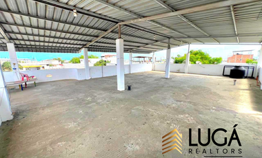 Casa con local comercial y suite en venta, sector norte, Manta, Ecuador
