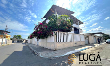 Casa con local comercial y suite en venta, sector norte, Manta, Ecuador