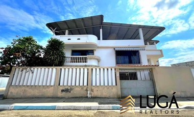 Casa con local comercial y suite en venta, sector norte, Manta, Ecuador