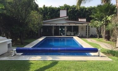 VENTA HERMOSA CASA EN VERGELES DE OAXTEPEC !!!!