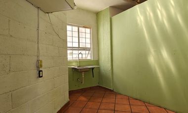 LOCAL EN RENTA EN TOLUCA EN COLONIA VERTICE FRENTE A IGLESIA DE SAN SEBASTIÁN