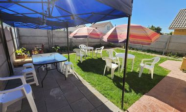 Casa 3 Dorm, 2 Baños, Gran Patio Barrio Seguro/ Larapinta