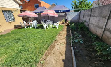 Casa 3 Dorm, 2 Baños, Gran Patio Barrio Seguro/ Larapinta