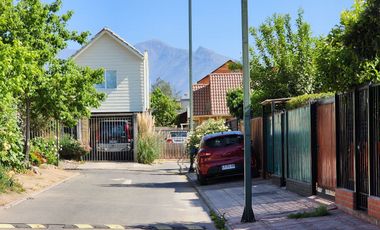 Casa 3 Dorm, 2 Baños, Gran Patio Barrio Seguro/ Larapinta