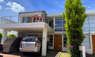 HERMOSA CASA DE VENTA EN TUMBACO!! POR HILACRIL!!