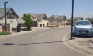 Estupenda Casa Con Acceso Av. Tobalaba / Av. Las Perdices en La Florida