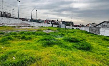 Terreno En Venta Plano y Eriazo En La Florida De 900mts2!