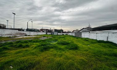 Terreno En Venta Plano y Eriazo En La Florida De 900mts2!