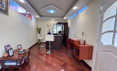 🏡 ¡Oportunidad Única en La Gasca! Casa Remodelada con Piscina, Departamento Independiente, Local Comercial y Seguridad Total