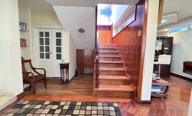 🏡 ¡Oportunidad Única en La Gasca! Casa Remodelada con Piscina, Departamento Independiente, Local Comercial y Seguridad Total