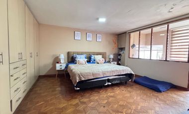 🏡 ¡Oportunidad Única en La Gasca! Casa Remodelada con Piscina, Departamento Independiente, Local Comercial y Seguridad Total