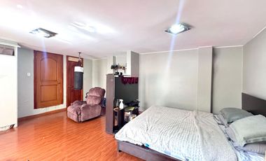 🏡 ¡Oportunidad Única en La Gasca! Casa Remodelada con Piscina, Departamento Independiente, Local Comercial y Seguridad Total