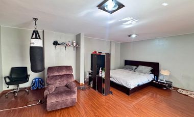 🏡 ¡Oportunidad Única en La Gasca! Casa Remodelada con Piscina, Departamento Independiente, Local Comercial y Seguridad Total