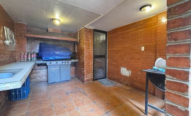 🏡 ¡Oportunidad Única en La Gasca! Casa Remodelada con Piscina, Departamento Independiente, Local Comercial y Seguridad Total