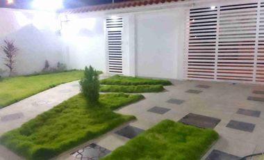 ESPECTACULAR  Y ELEGANTE VILLA , POR ESTRENAR , 4 DORMITORIOS, CON  VISTA AL MAR