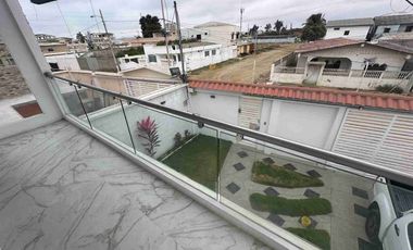 ESPECTACULAR  Y ELEGANTE VILLA , POR ESTRENAR , 4 DORMITORIOS, CON  VISTA AL MAR