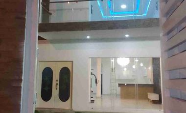 ESPECTACULAR  Y ELEGANTE VILLA , POR ESTRENAR , 4 DORMITORIOS, CON  VISTA AL MAR