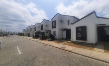 VENTA DE CASA - VIA A LA COSTA - URBANIZACION VILLA BLANCA