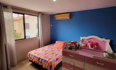 En venta casa de oportunidad en Ciudad Celeste, primeras etapas, nuevo Samborondon