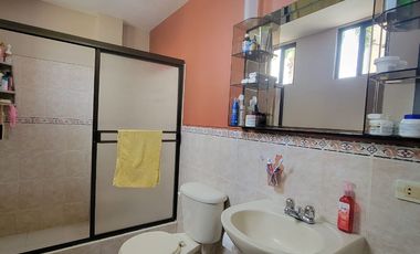 En venta casa de oportunidad en Ciudad Celeste, primeras etapas, nuevo Samborondon