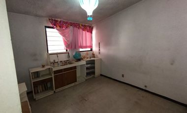 CASA EN EXCELENTE UBICACION Y ESPACIOS
