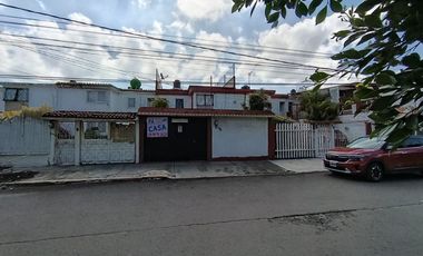 CASA EN EXCELENTE UBICACION Y ESPACIOS