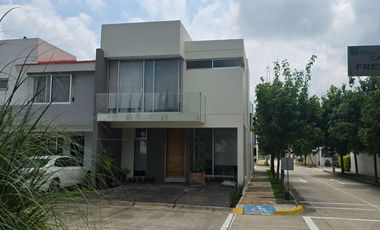 Casa en Venta en Rinconada San Patricio, Zona Galerías Santa Anita, Punto Sur