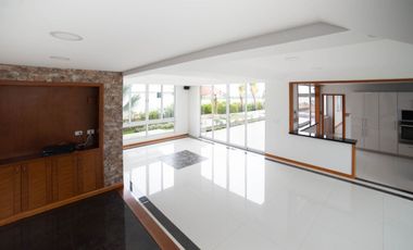 Descubre Tu Próximo Hogar En Esta Encantadora Casa En Venta!