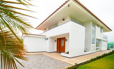 Descubre Tu Próximo Hogar En Esta Encantadora Casa En Venta!