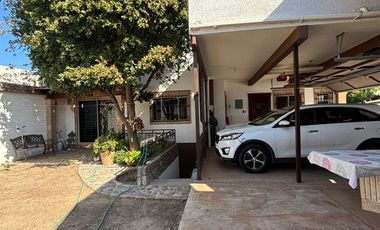 RESIDENCIAL CUMBRES III, FRENTE A PARQUE Y EN ESQUINA CON 3 RECAMARAS