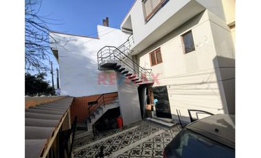 ¡Amplia Casa En Venta En Av. Terpsicure – Ideal Para Vivienda Multifamiliar O Proyecto Inmobiliario!