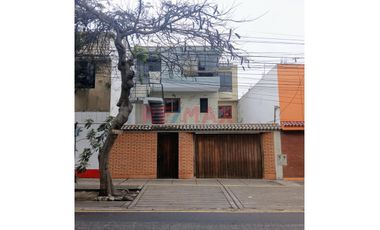 ¡Amplia Casa En Venta En Av. Terpsicure – Ideal Para Vivienda Multifamiliar O Proyecto Inmobiliario!