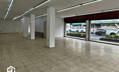 Local comercial en arriendo en sector de URDESA