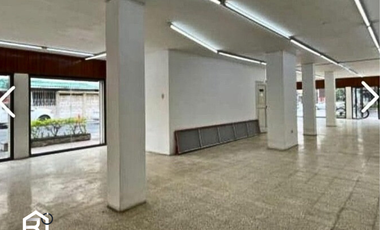 Local comercial en arriendo en sector de URDESA