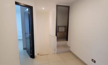 En alquiler Lujoso Departamento Tipo Loft – Planta Baja en River Towers, Samborondon