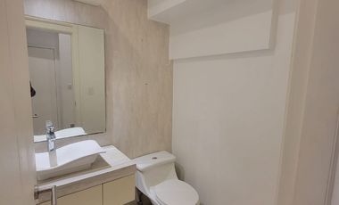 En alquiler Lujoso Departamento Tipo Loft – Planta Baja en River Towers, Samborondon