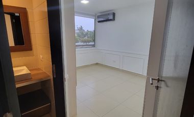 En alquiler Lujoso Departamento Tipo Loft – Planta Baja en River Towers, Samborondon