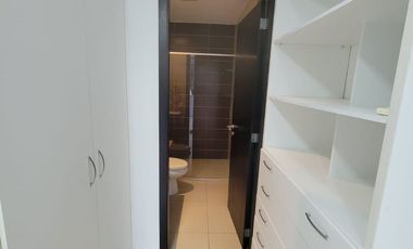 En alquiler Lujoso Departamento Tipo Loft – Planta Baja en River Towers, Samborondon