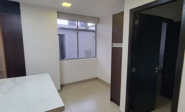 En alquiler Lujoso Departamento Tipo Loft – Planta Baja en River Towers, Samborondon