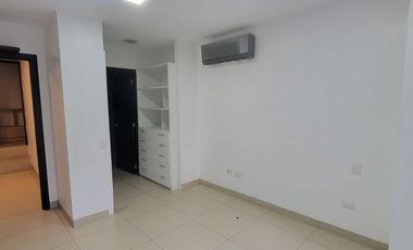 En alquiler Lujoso Departamento Tipo Loft – Planta Baja en River Towers, Samborondon